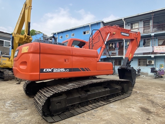 गुणवत्ता  22 Ton Original Used Doosan DX225 Crawler Excavator With 157KW Engine Power And 1.05m3 Bucket Capacity फैक्टरी