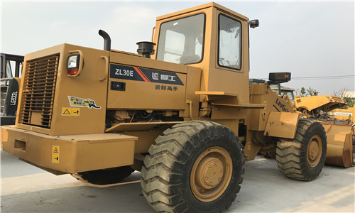 3-5 टन इस्तेमाल किया हुआ लियुगोंग ZL30E पहिया लोडर 1.5 ̊3.0m3 बाल्टी लोडर